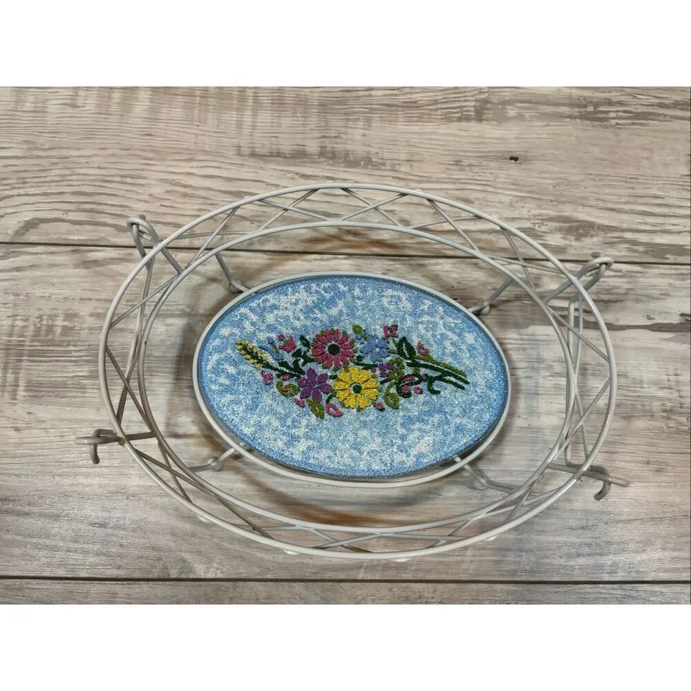 Temp-tations white wire basket trivet with ceramic floral insert